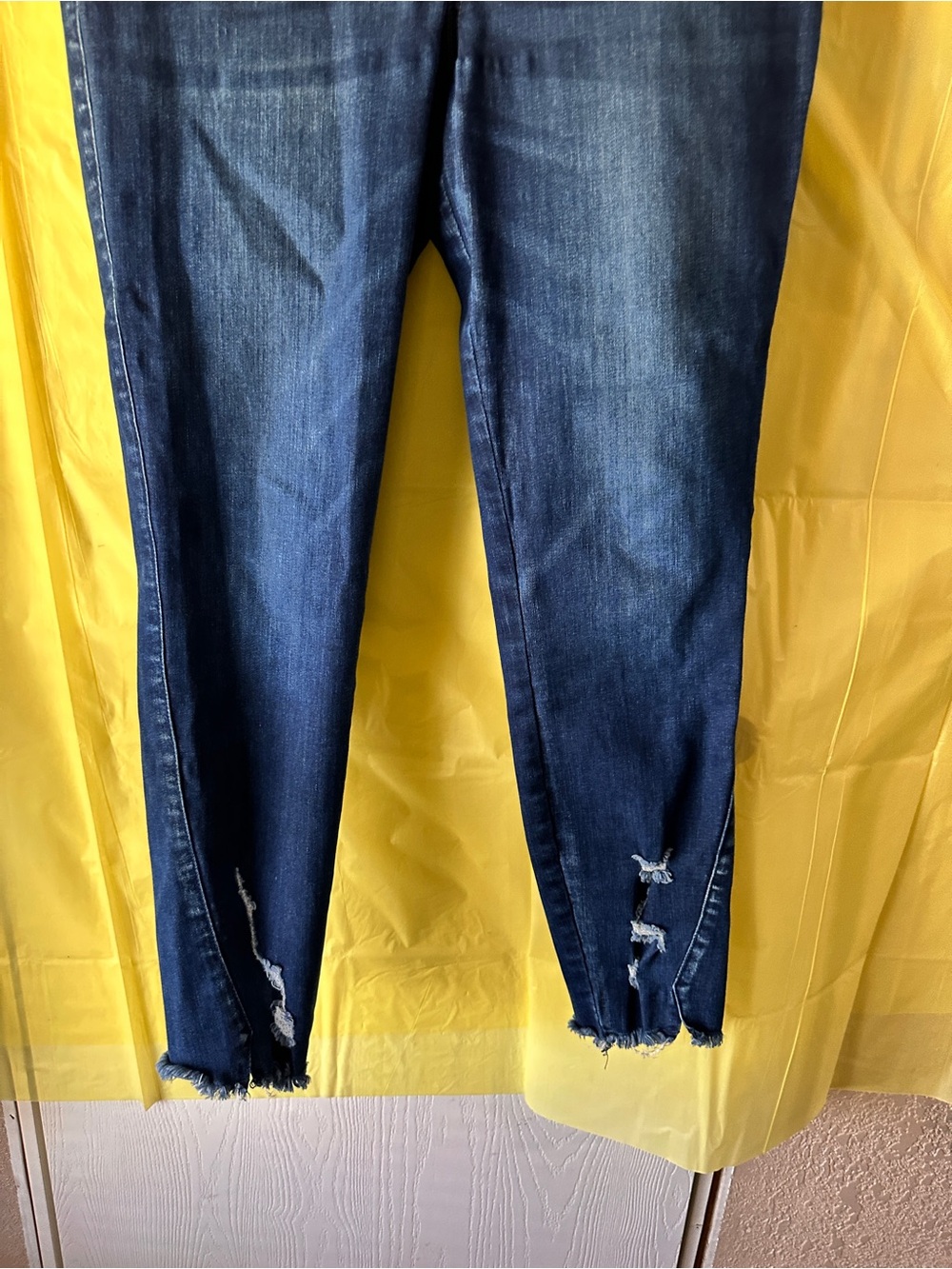 KanCan Dark Blue Distressed Cropped Jeans